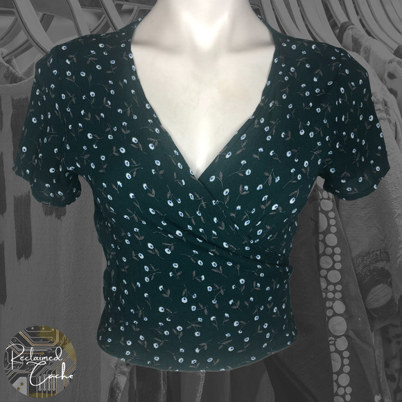 Brandy Melville Tops - Brandy Melville Green Floral Wrap Crop Top - Size 2